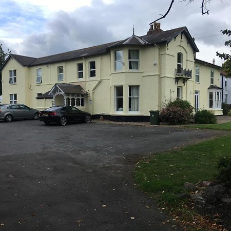 Winston Manor Guesthouse Rooms 처칠 외부 사진