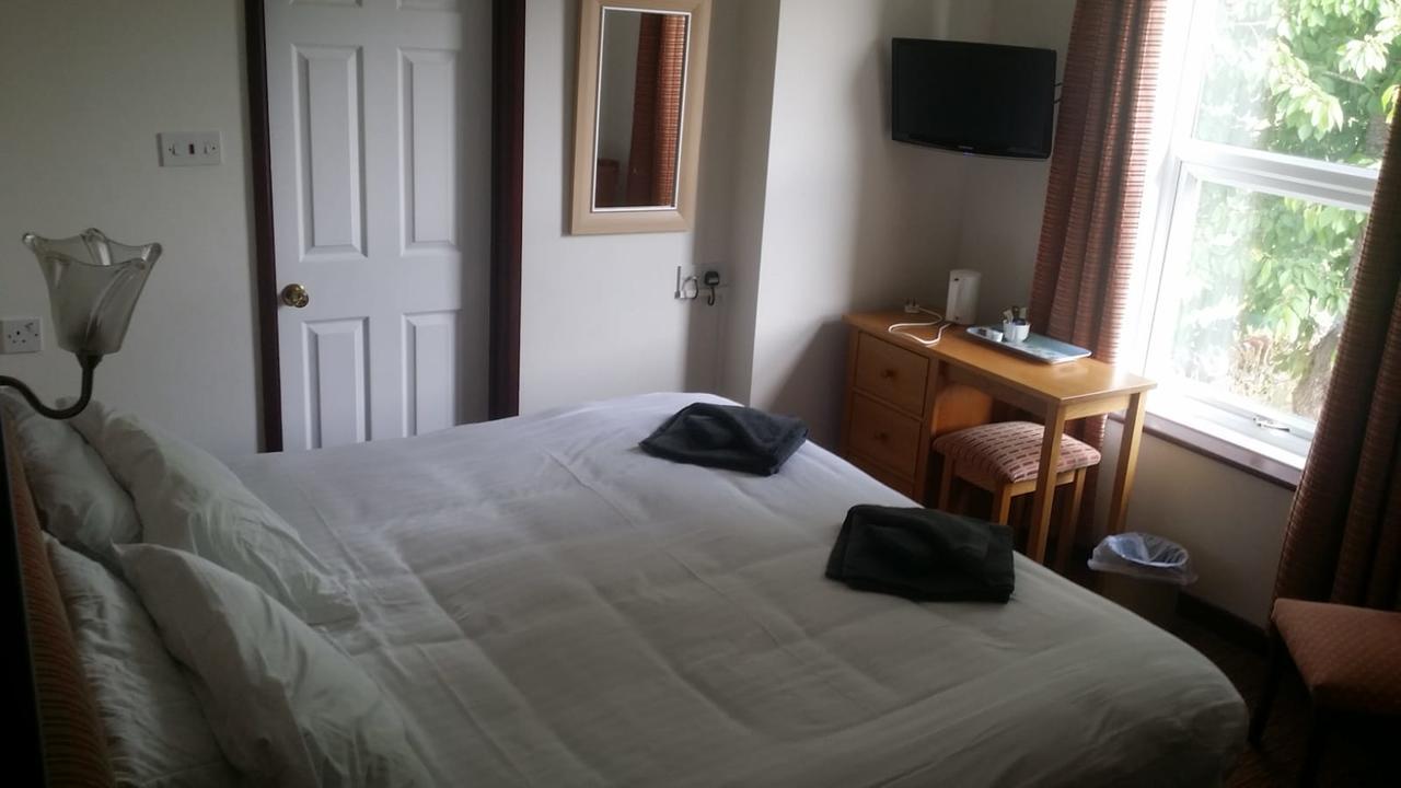 Winston Manor Guesthouse Rooms 처칠 외부 사진