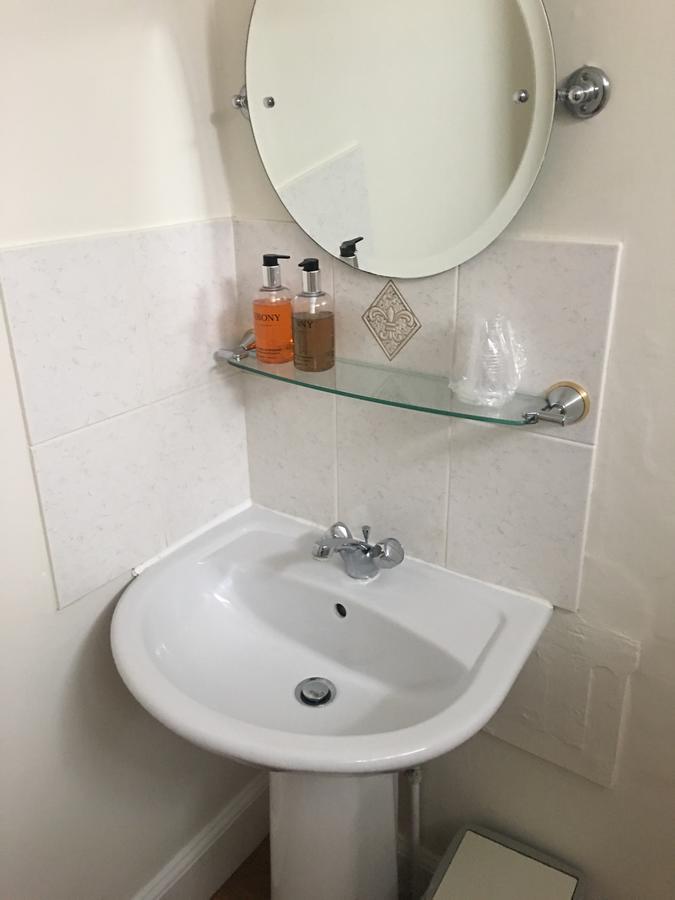 Winston Manor Guesthouse Rooms 처칠 외부 사진