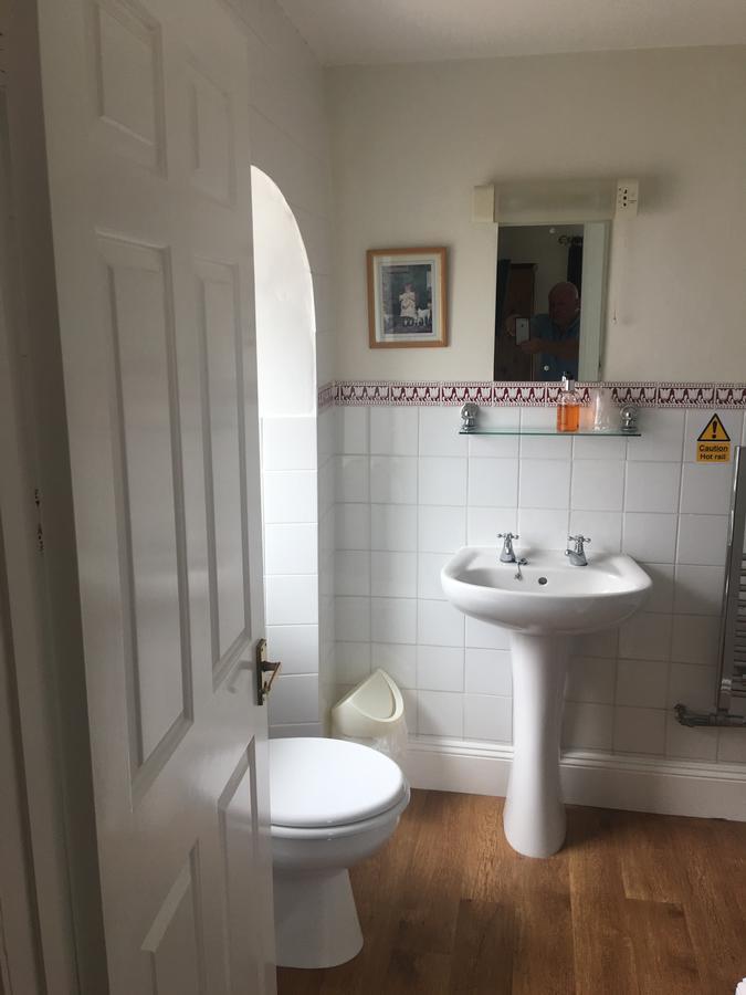 Winston Manor Guesthouse Rooms 처칠 외부 사진