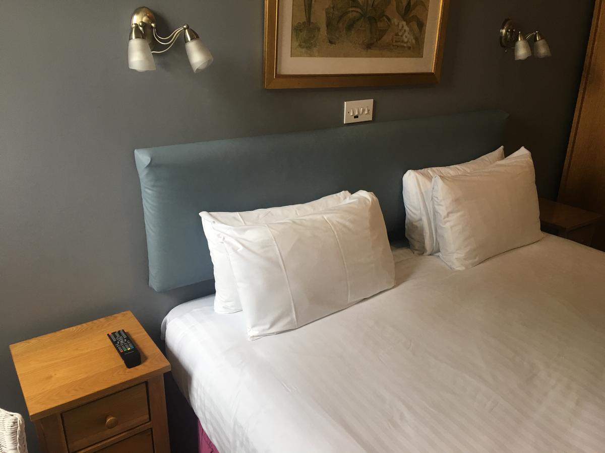 Winston Manor Guesthouse Rooms 처칠 외부 사진