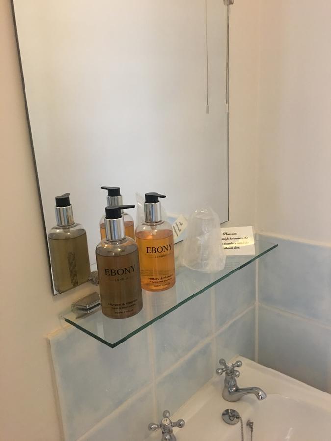 Winston Manor Guesthouse Rooms 처칠 외부 사진